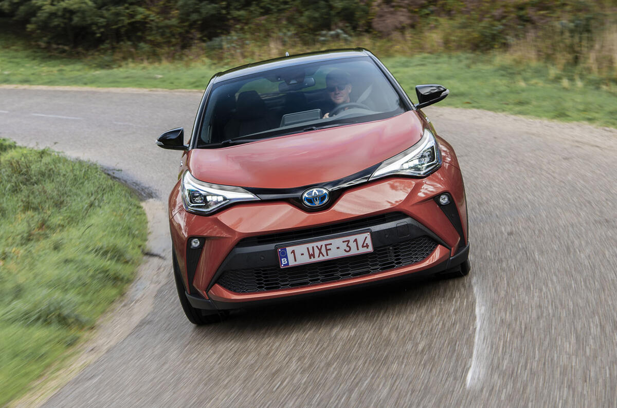 Toyota C Hr 2 0 Vvt I Hybrid 2019 Review Autocar