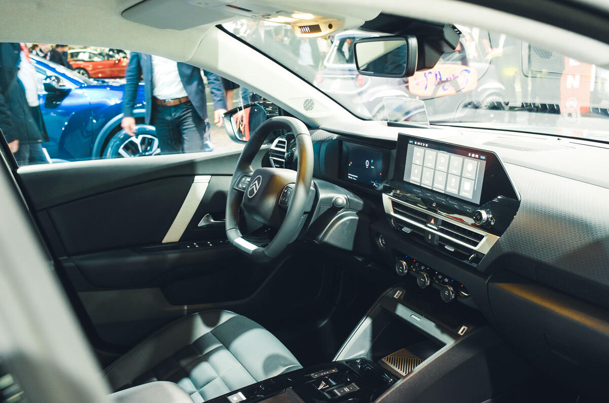 citroen-c4-facelift-paris-motor-show-2024-interior.jpg