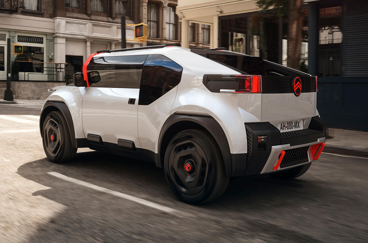 Citroen Oli 2022 rear quarter tracking