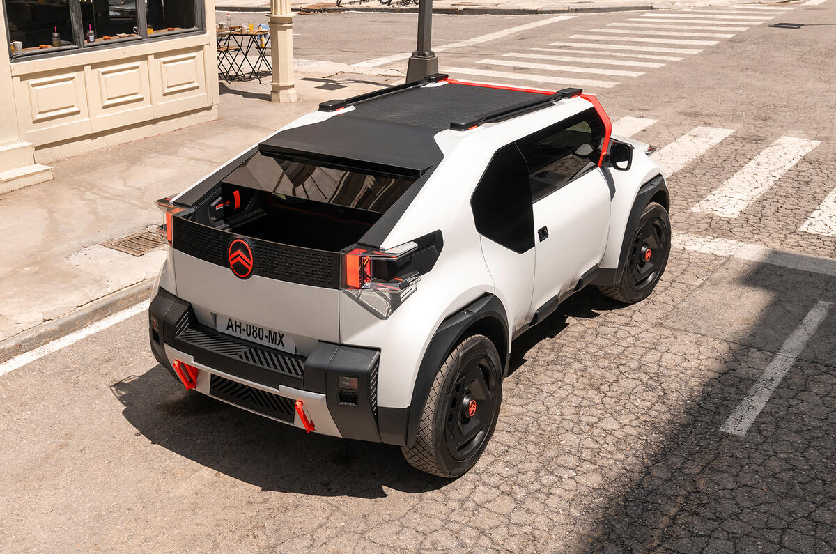 Citroen Oli 2022 rear