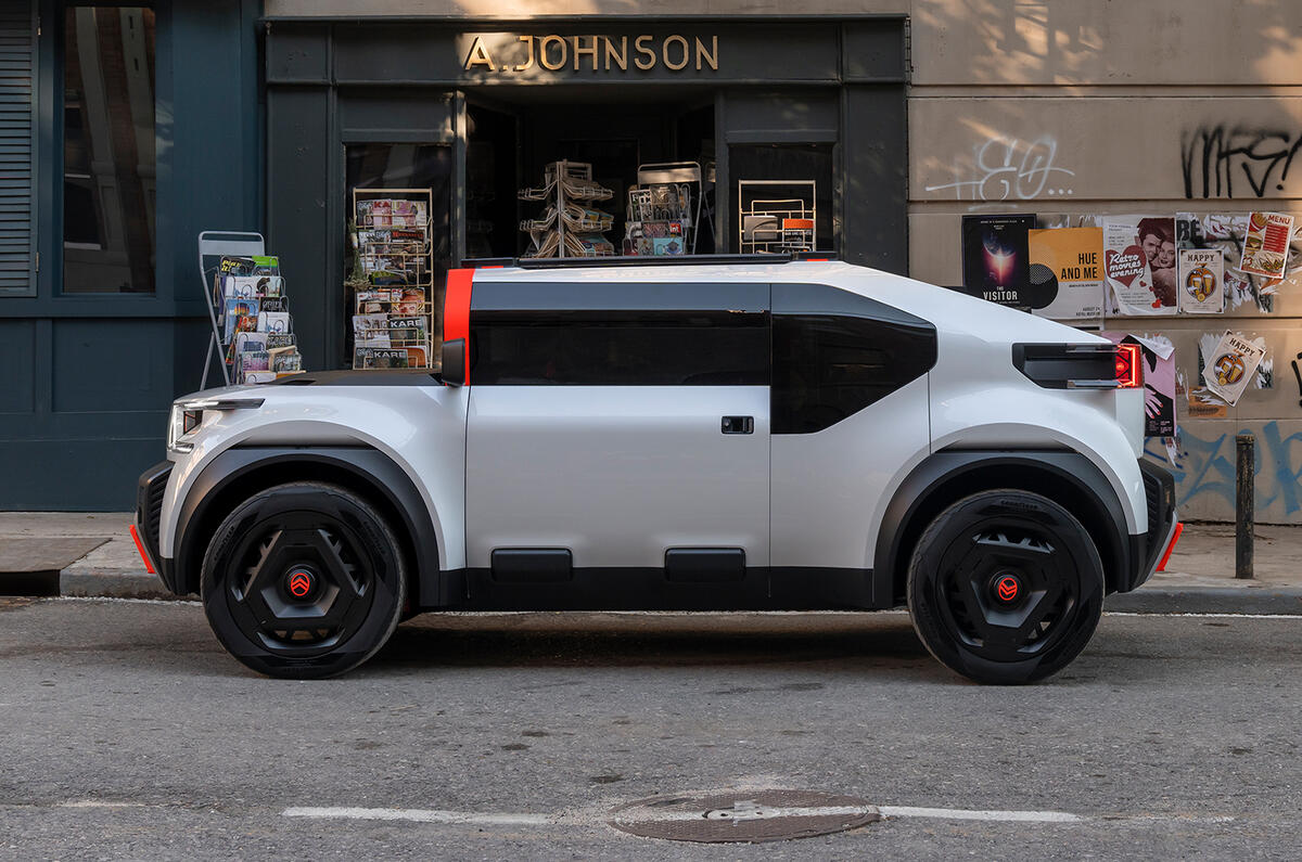 Citroen Oli 2022 side static