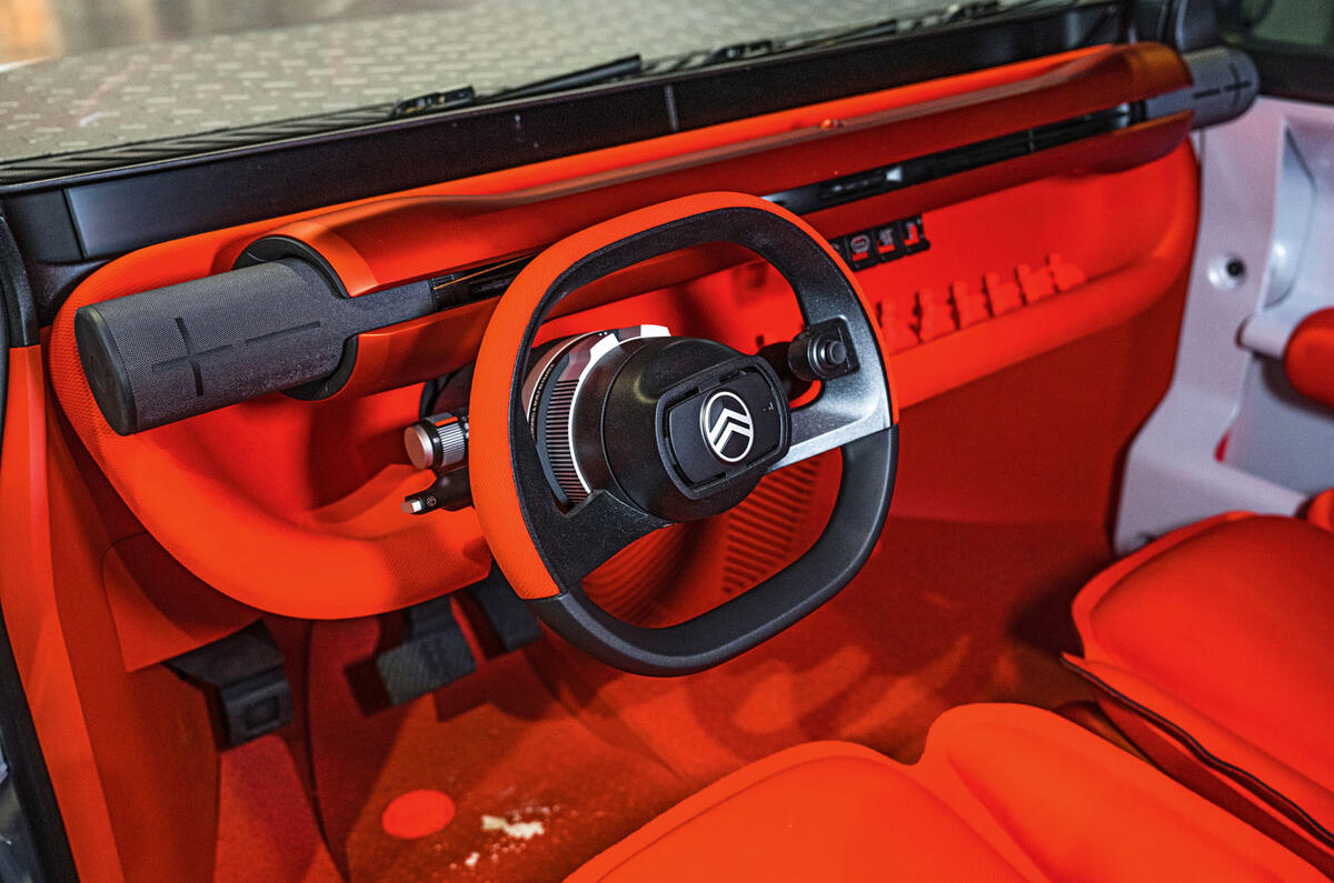 Citroen Oli prototype drive interior
