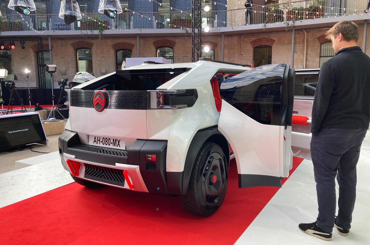 Citroen Oli rear paris 3:4