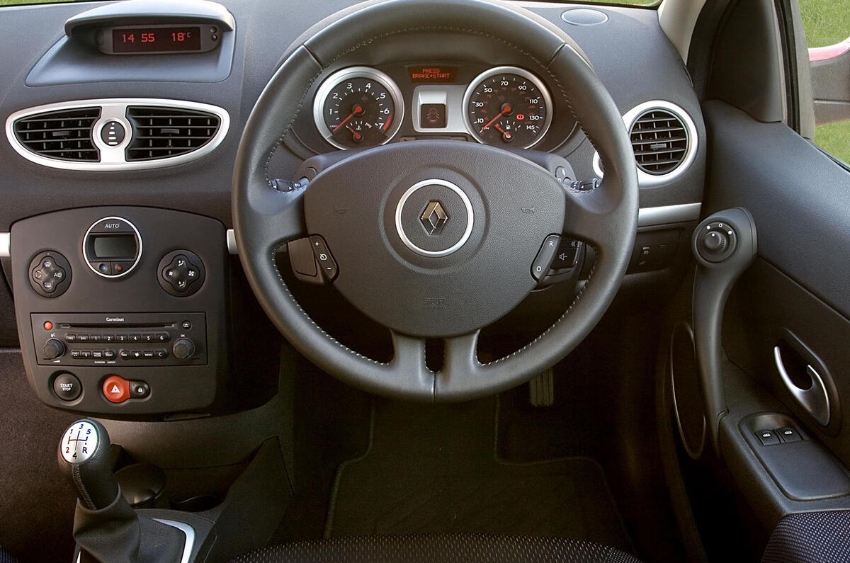 Renault Clio 1998 Interior