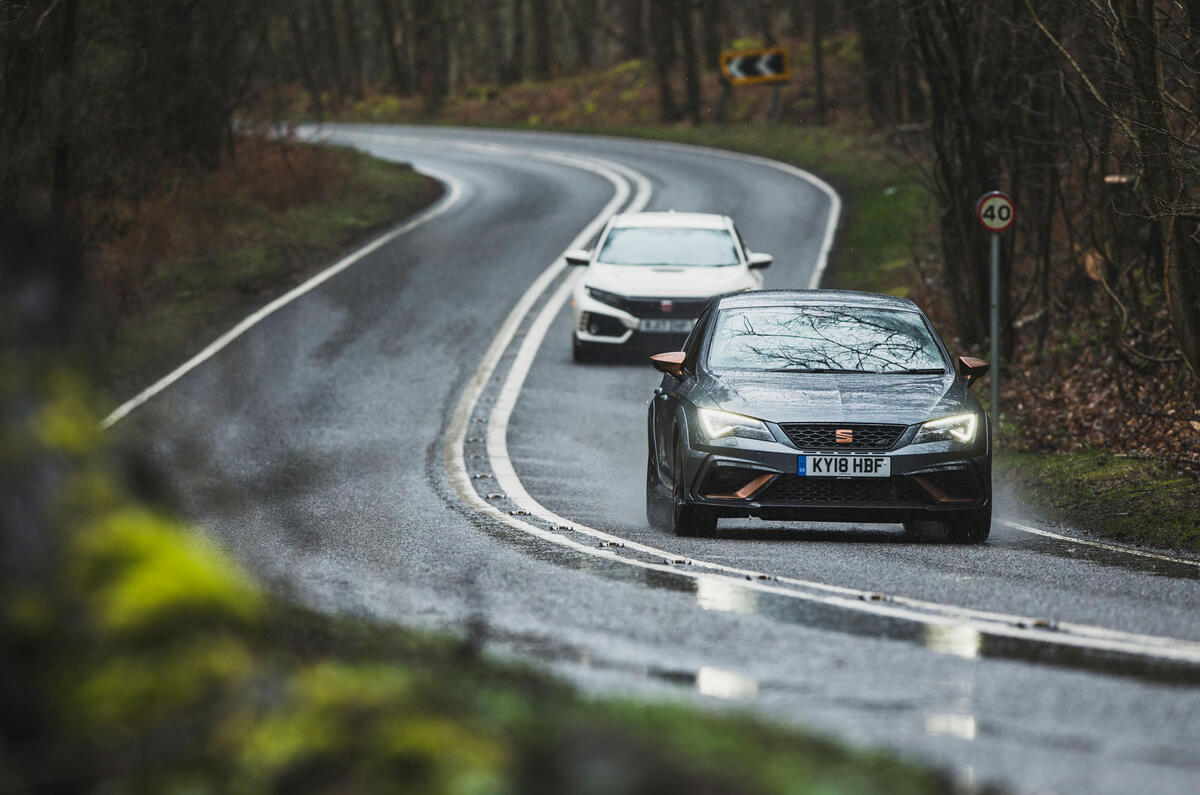 Seat Leon Cupra R vs Honda Civic Type R