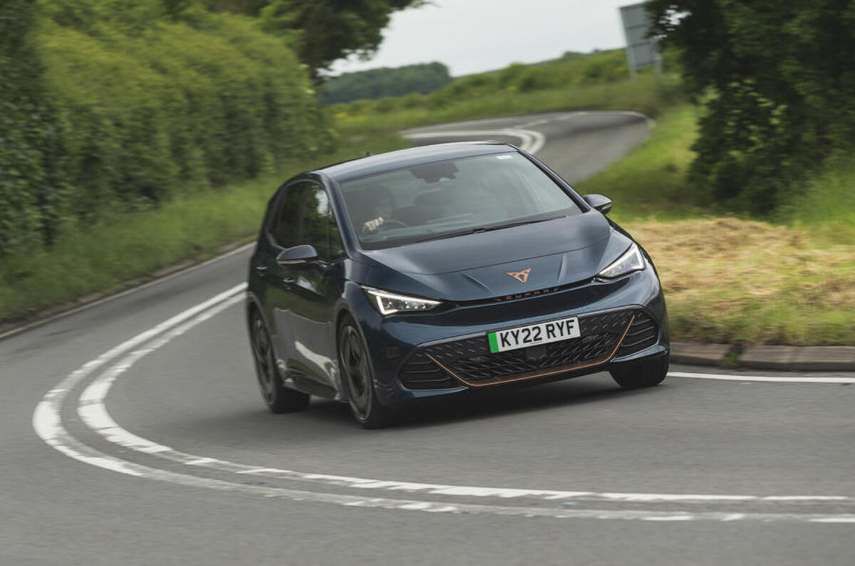 cupra born 2022 frontcorner