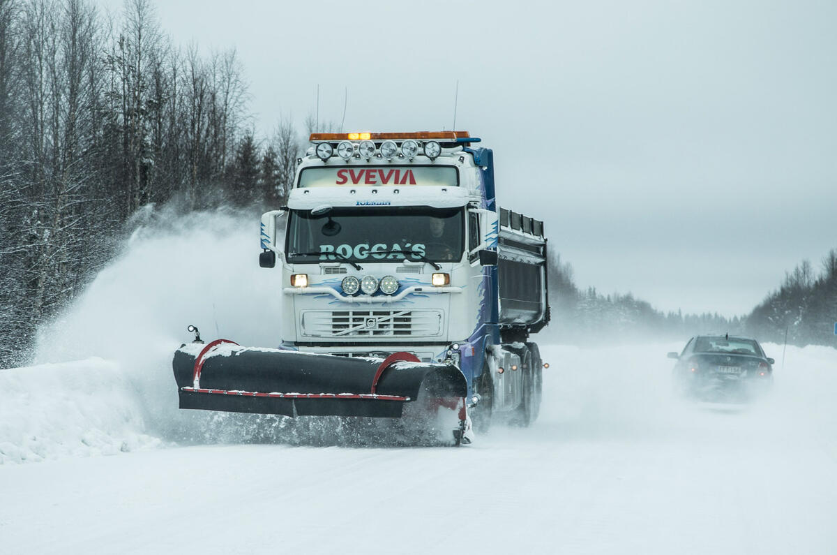 Cx 3 icedrive 2016 204