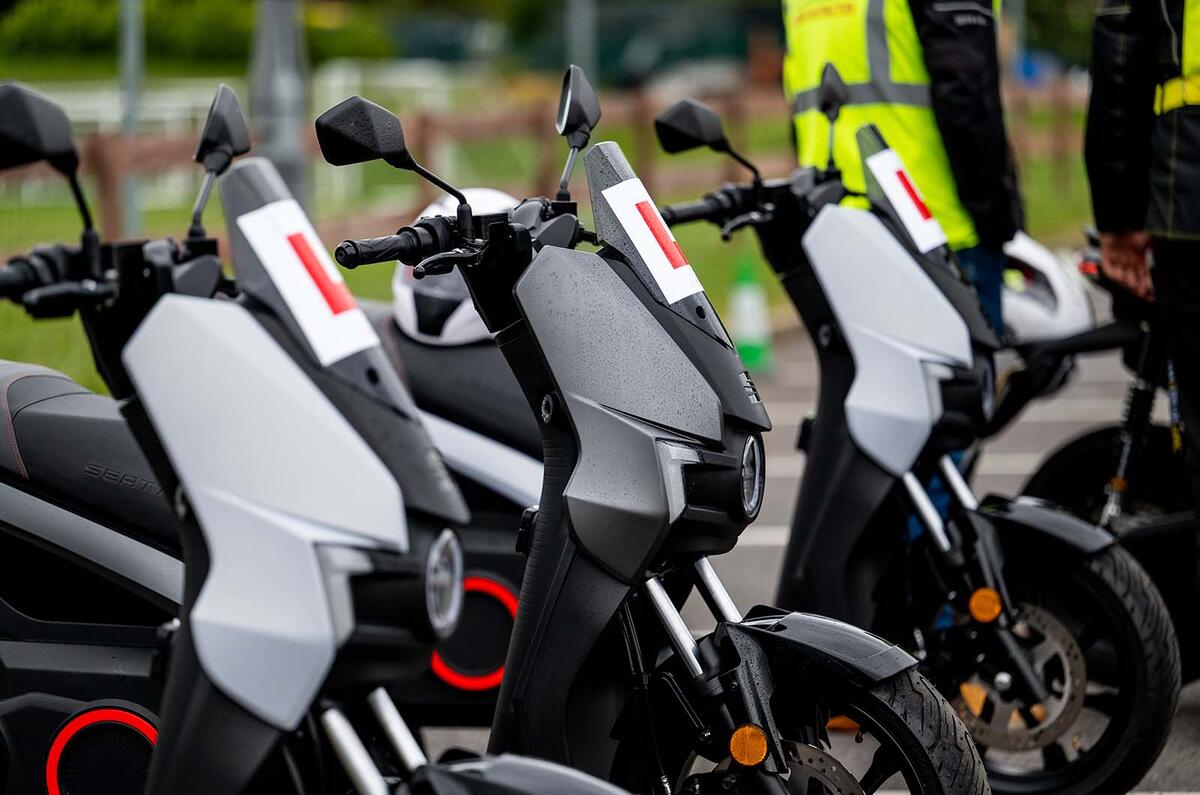 How to do a motorbike CBT on a Seat Mo electric scooter Autocar