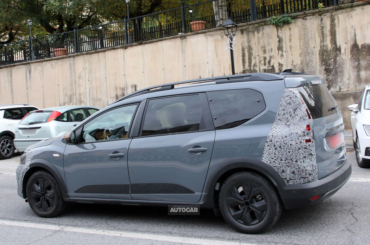 Newlook 2025 Dacia Jogger set for hybrid power boost Autocar