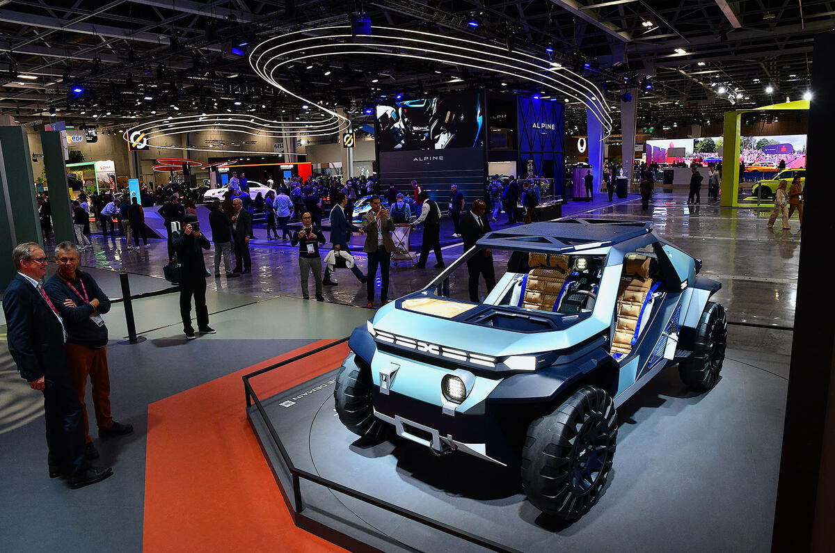 dacia manifesto paris motor show 08 above static