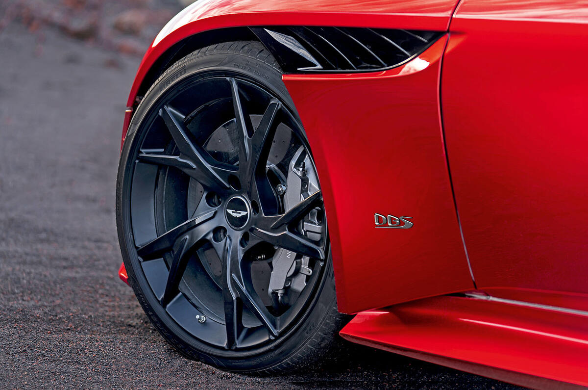 2018 Aston Martin Dbs Superleggera Revealed As Ferrari 812