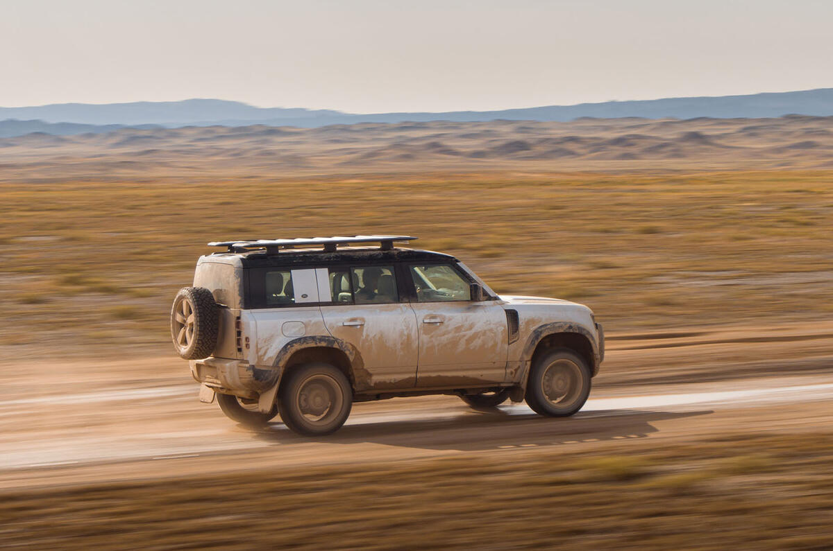 2020 Land Rover Defender reveal - off-roading side
