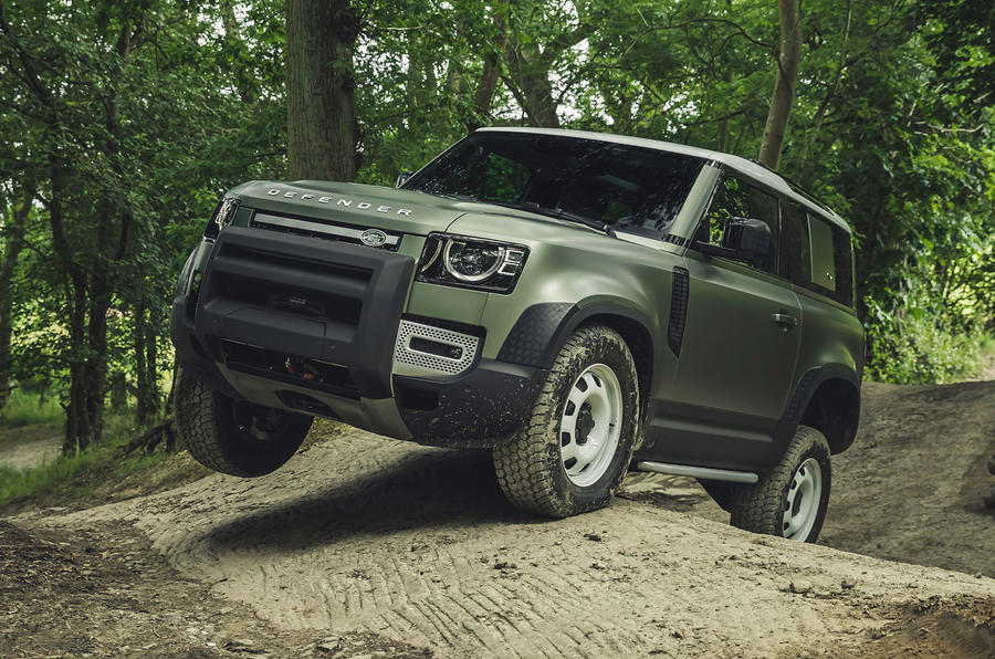 2020 Land Rover Defender reveal - off-roading front