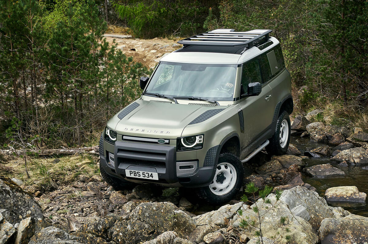 2020 Land Rover Defender reveal - off-roading front