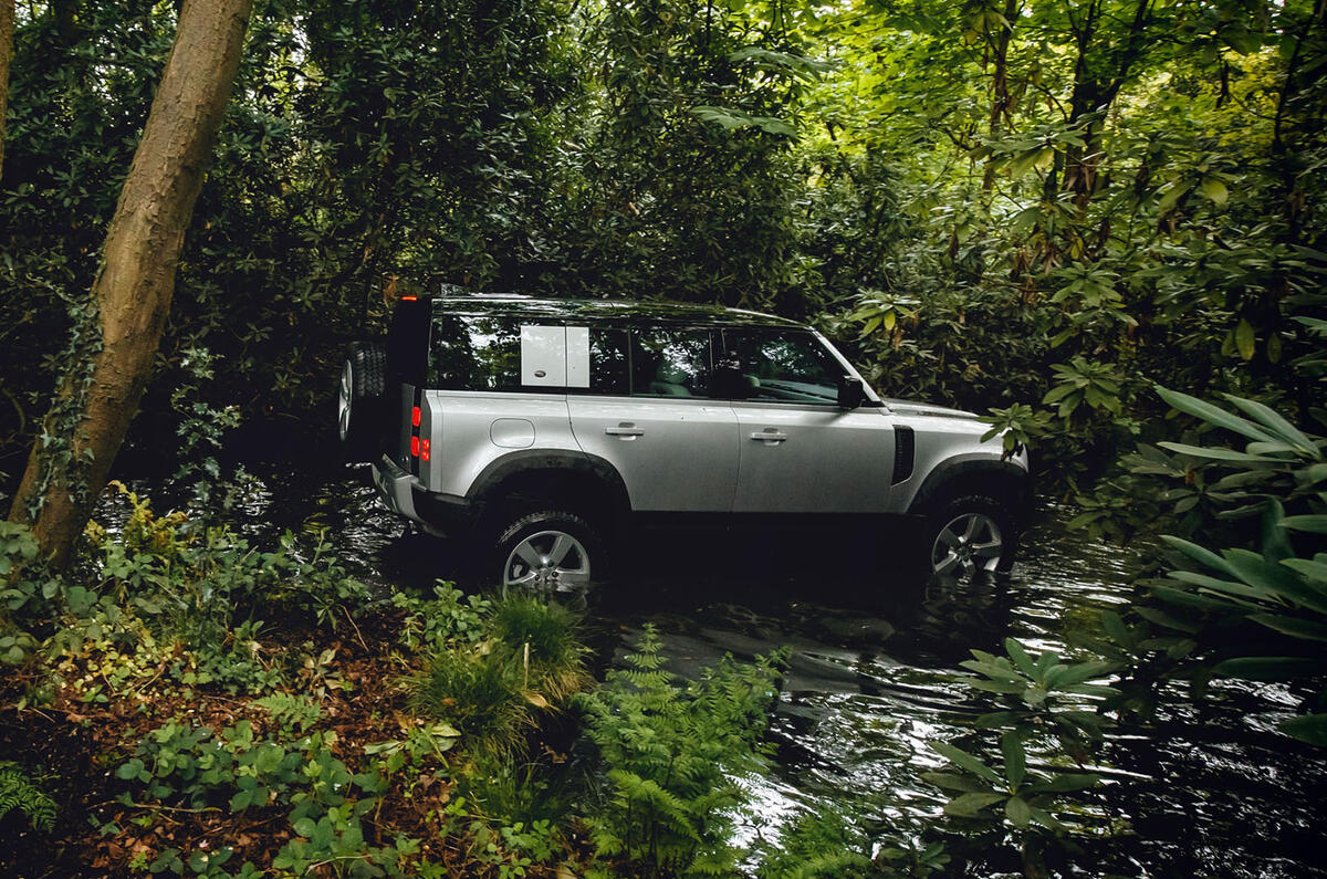 2020 Land Rover Defender reveal - off-roading side