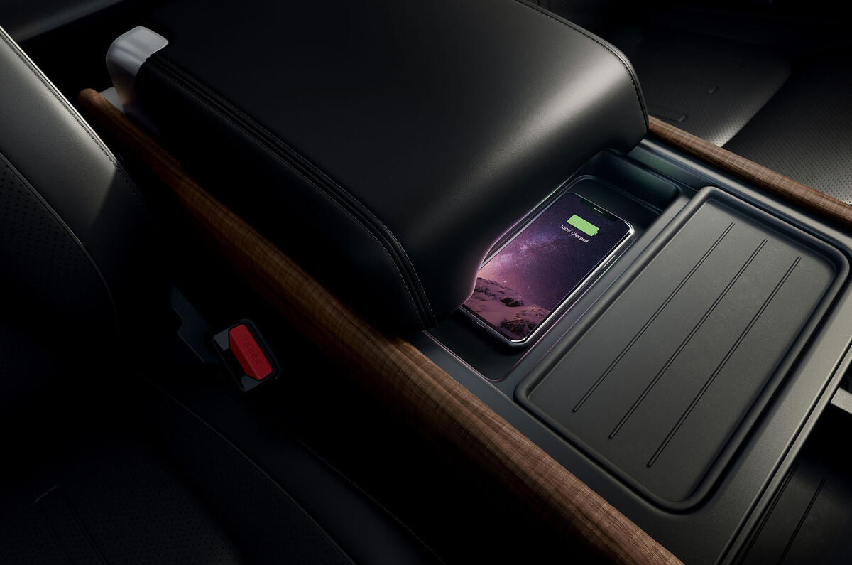 2020 Land Rover Defender reveal - wireless charging