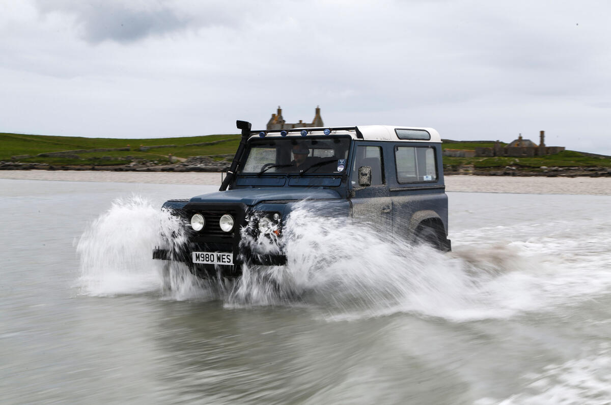 Defender atlantic 2015 020