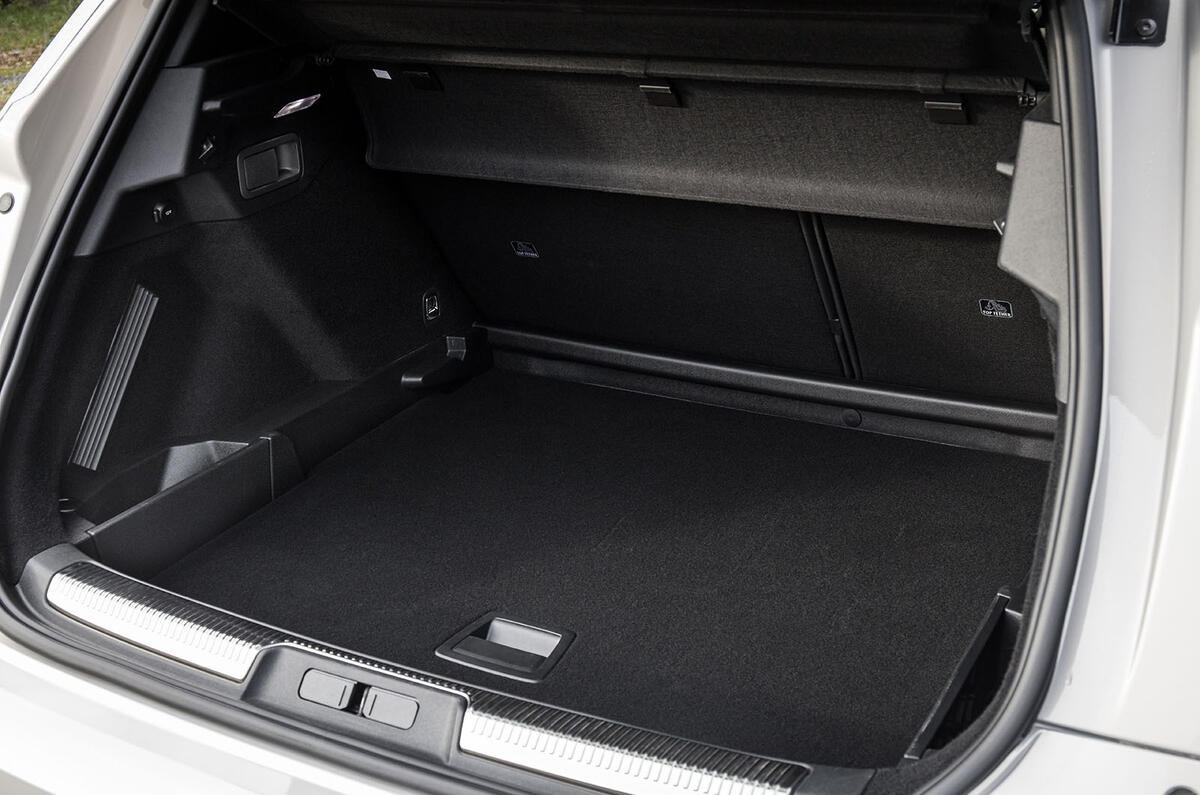 DS 7 Crossback E-Tense 2019 first drive review - boot