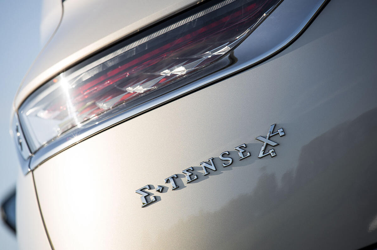 DS 7 Crossback E-Tense 2019 first drive review - rear lights