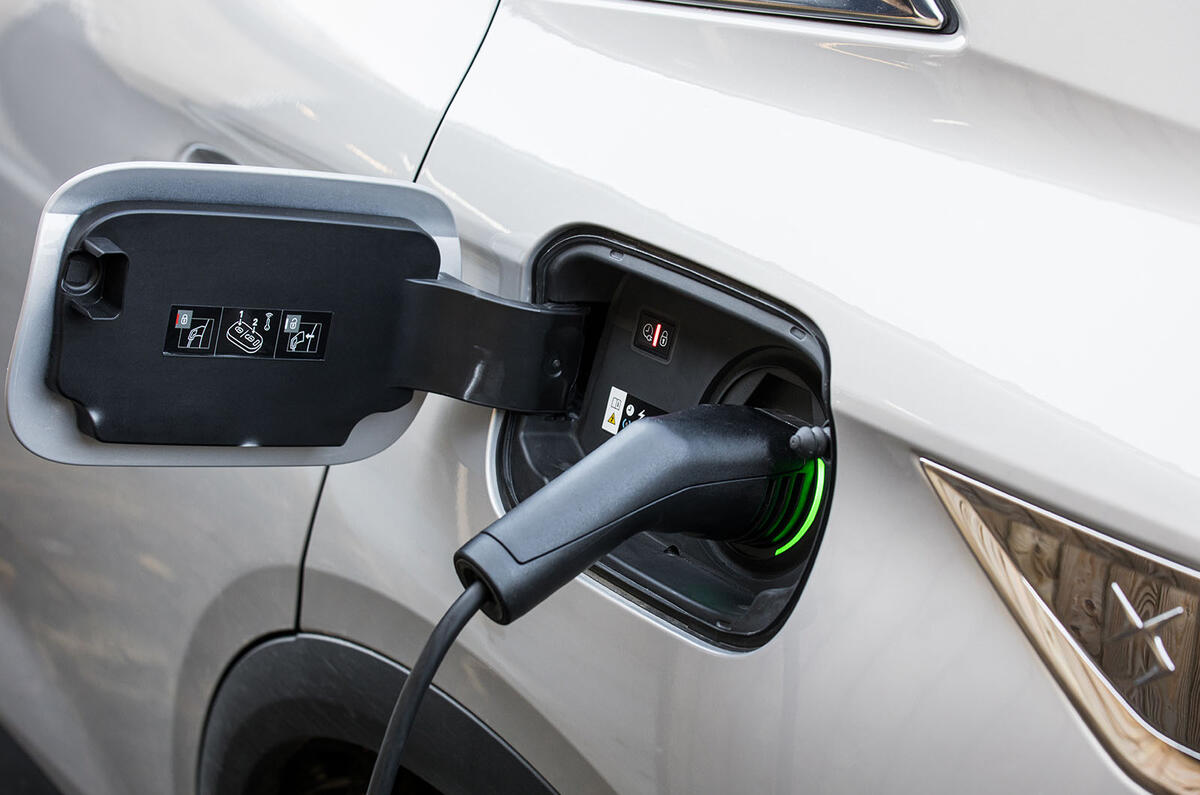 DS 7 Crossback E-Tense 2019 first drive review - charging port