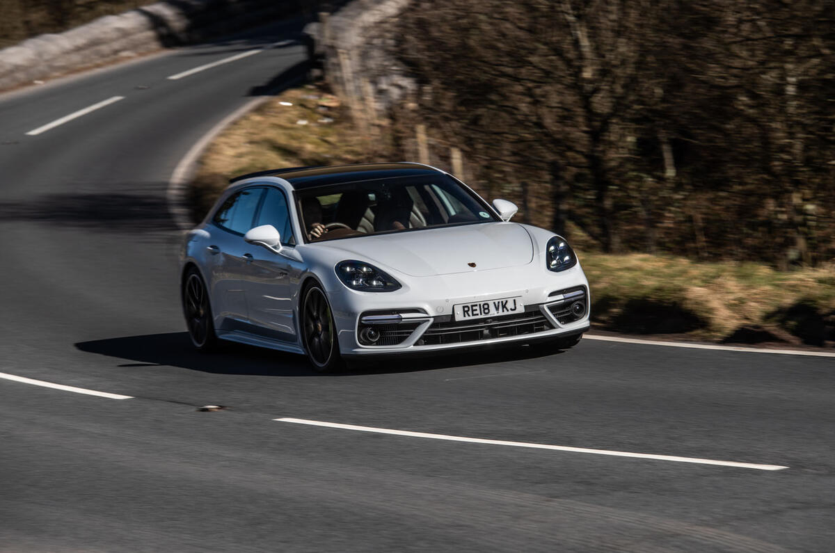 Porsche Panamera Sport Turismo - front cornering