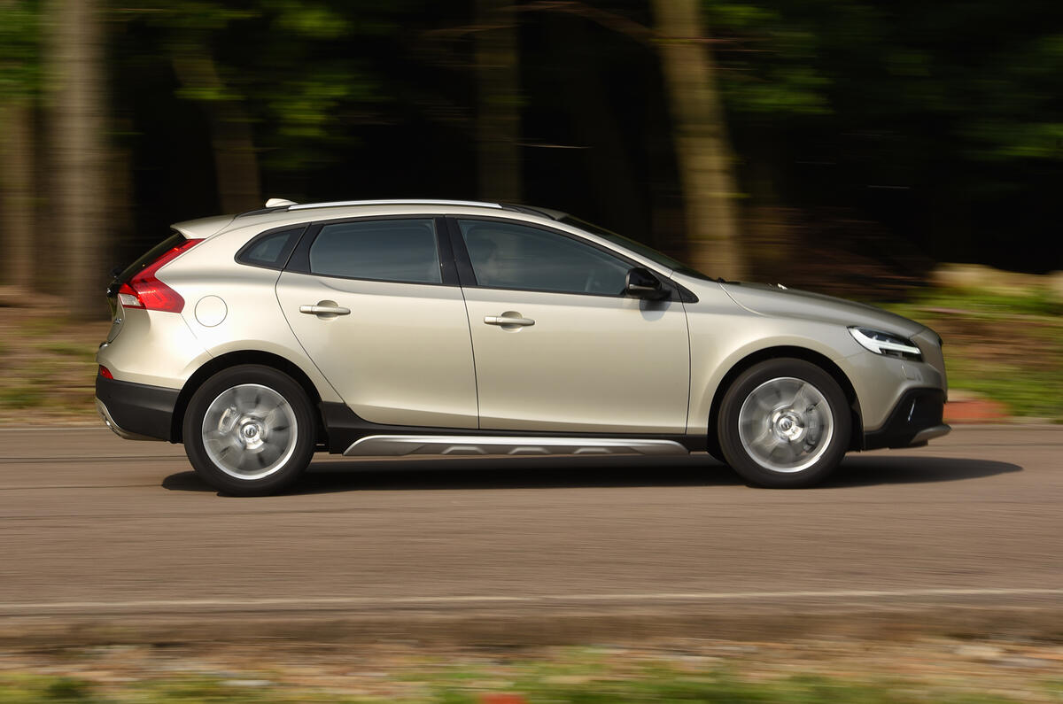 16 Volvo V40 Cross Country D2 Review Review Autocar 16 Volvo V40 Cross Country D2 Review Review Autocar
