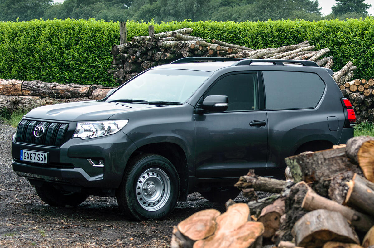 photo toyota land cruiser 2018