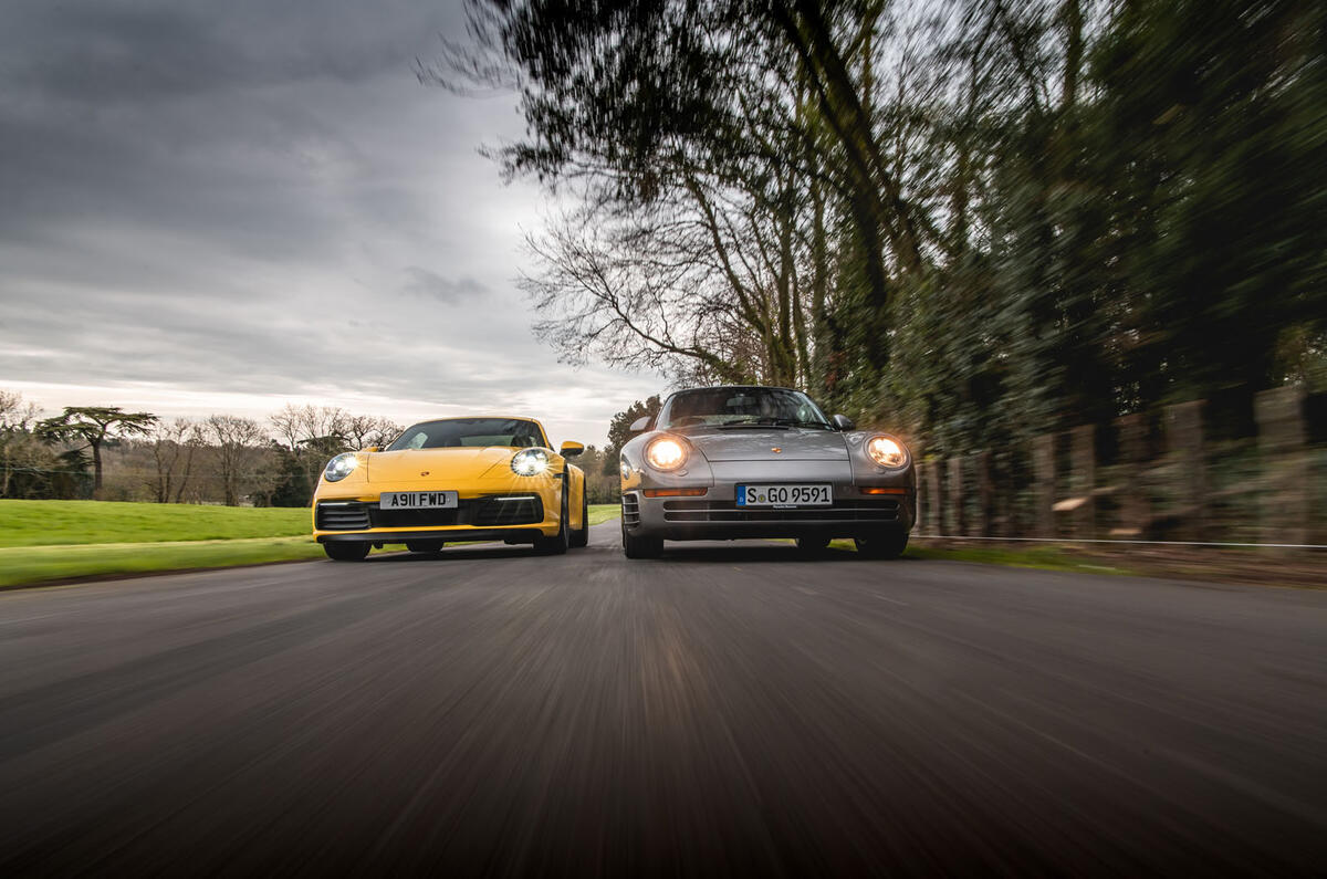 Porsche 992 911 vs. Porsche 959 - front