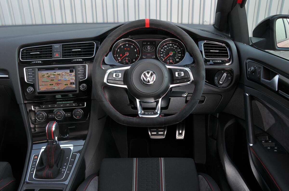 Volkswagen Golf GTI Clubsport Edition 40 dashboard