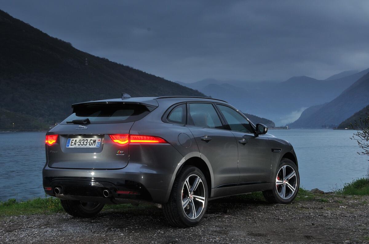 Jaguar f pace 2016