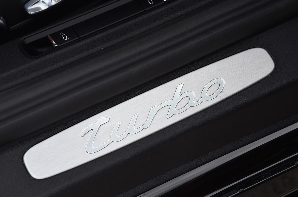 Porsche 911 Turbo kickplates