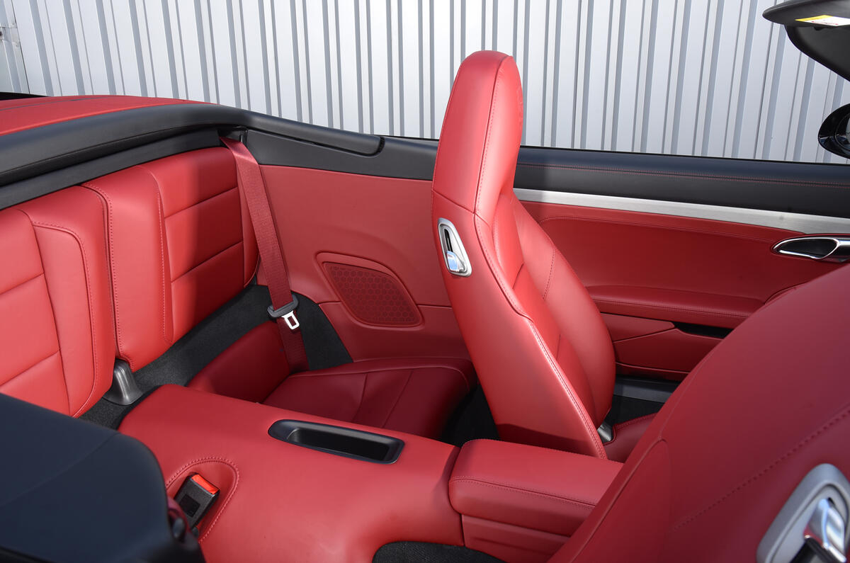 Porsche 911 Turbo Cabriolet rear seats