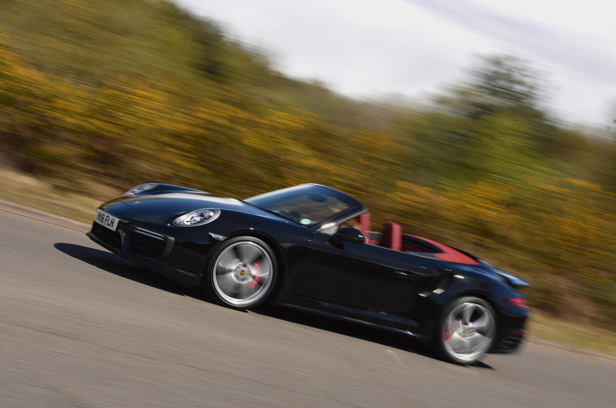 4 star Porsche 911 Turbo Cabriolet