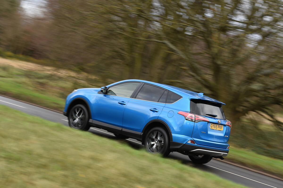 Does Toyota Rav4 Have A 6 Cylinder