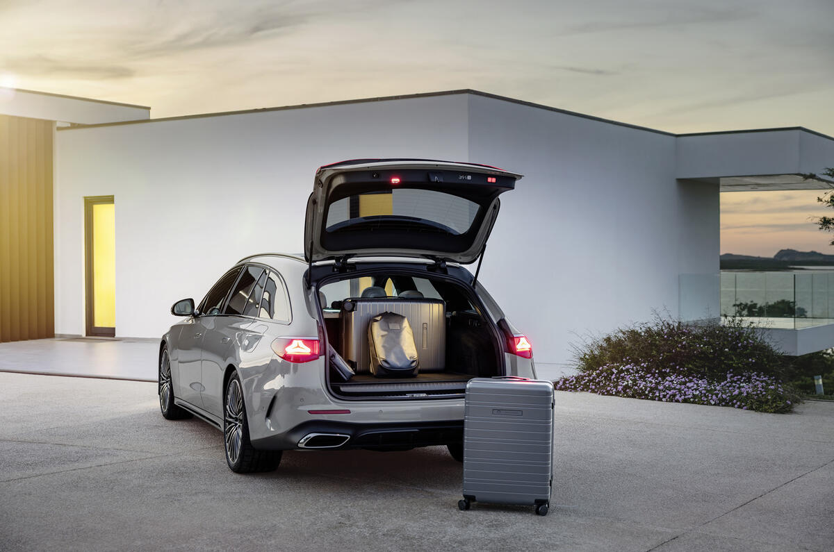 E Class estate boot open