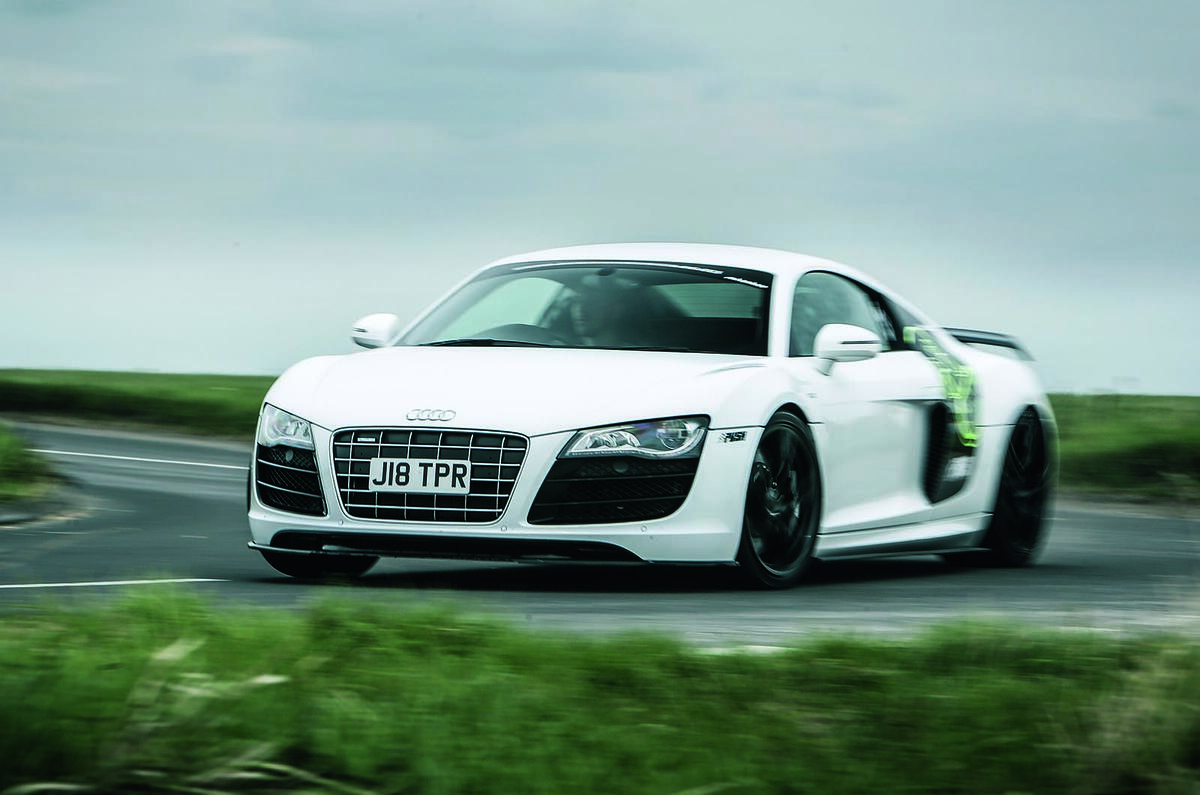 Tuned Super Cars Experiencing An Audi R8 V10 With 906bhp