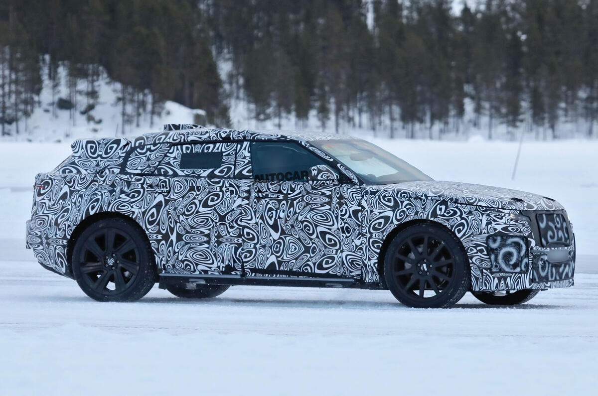 electric-range-rover-prototype-winter-testing-side.jpg