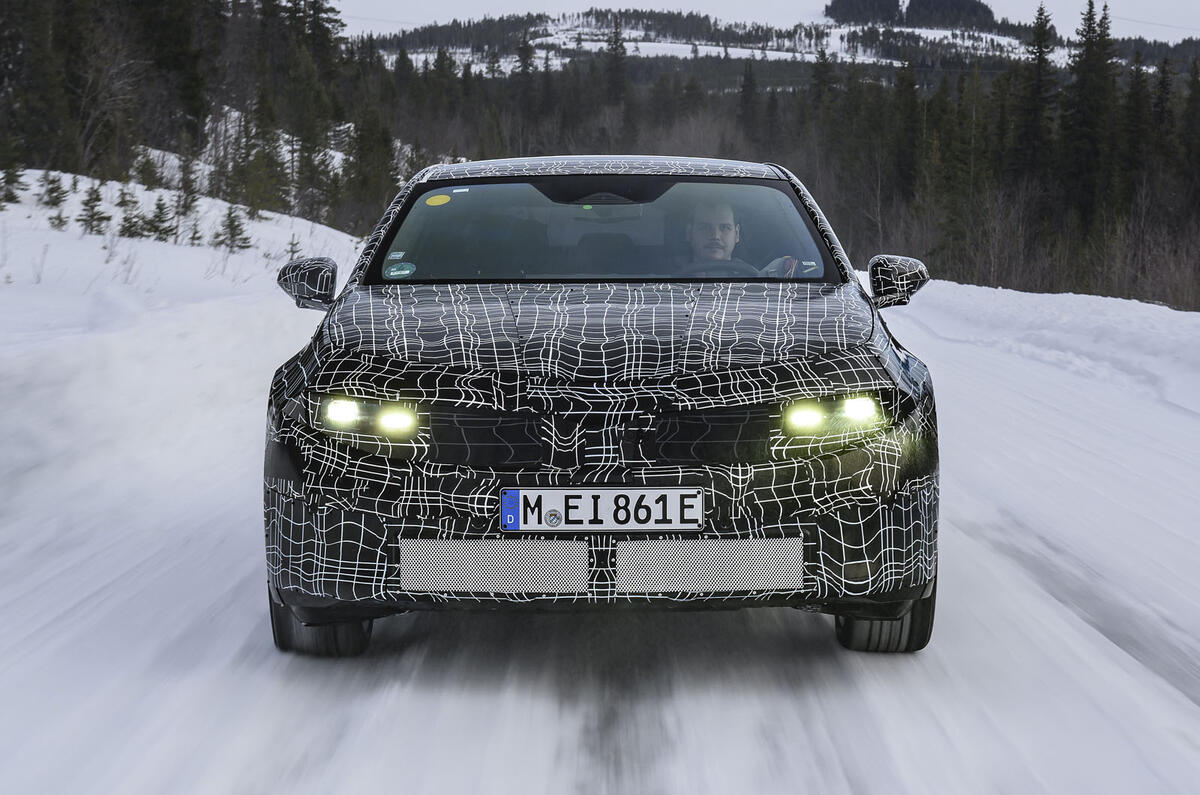 Pruebas invernales del prototipo eléctrico del BMW Serie 3 con dinámica frontal