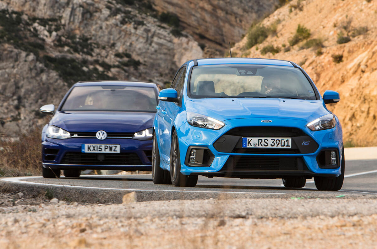 Ford Focus RS versus Volkswagen Golf R