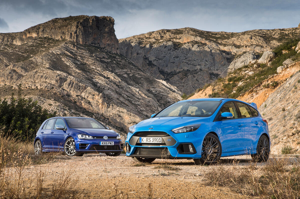 Ford Focus RS versus Volkswagen Golf R