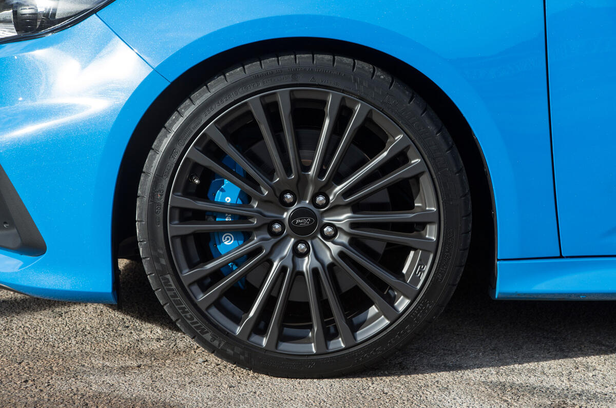 ford focus rs wheels