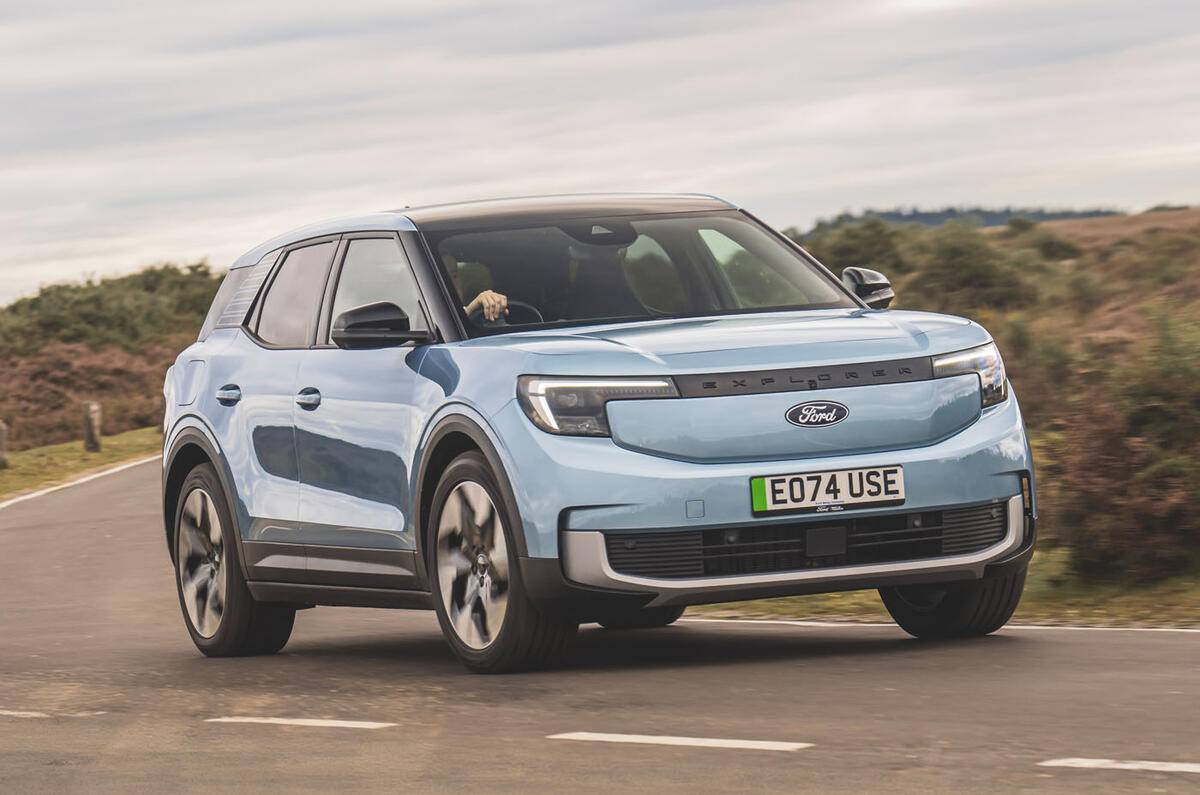 Ford Explorer front quarter tracking