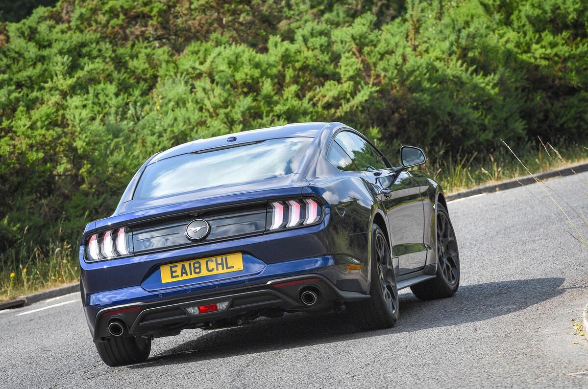 Ford Mustang 4-cylinder 2018 UK first drive review rear cornering