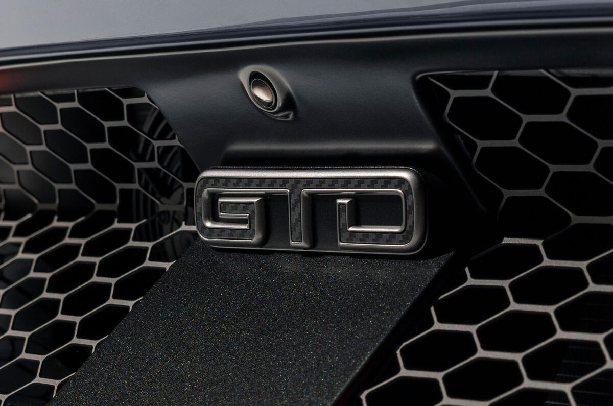 Значок Ford Mustang GTD 2024