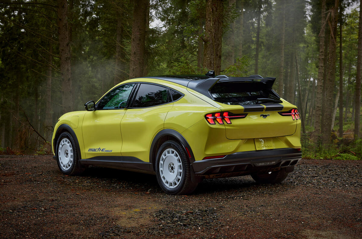 Ford Mustang Mach E Rally 2023 задняя часть статическая