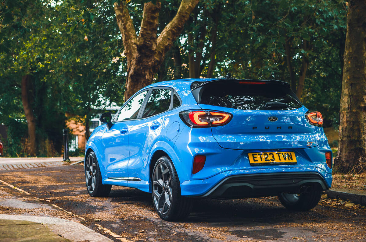 ford puma st powershift 2023 04 static rear