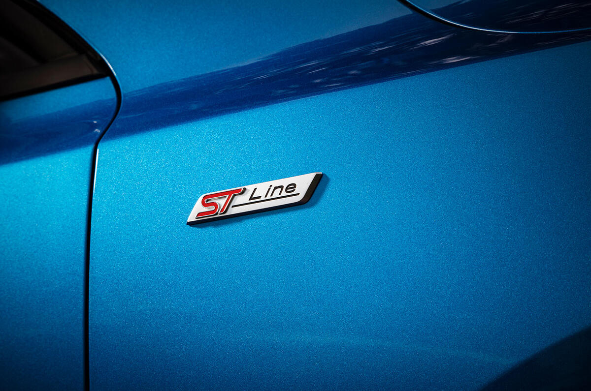 Ford Focus ST-Line badge