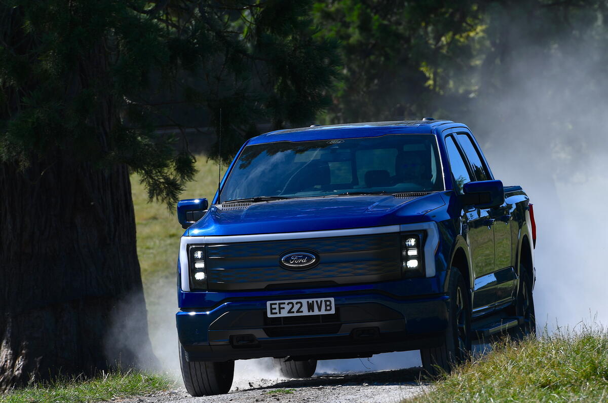 Ford F150 Lightning dynamique avant