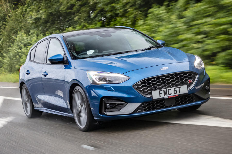 Ford Focus ST 2019 UK first drive review - tracking front