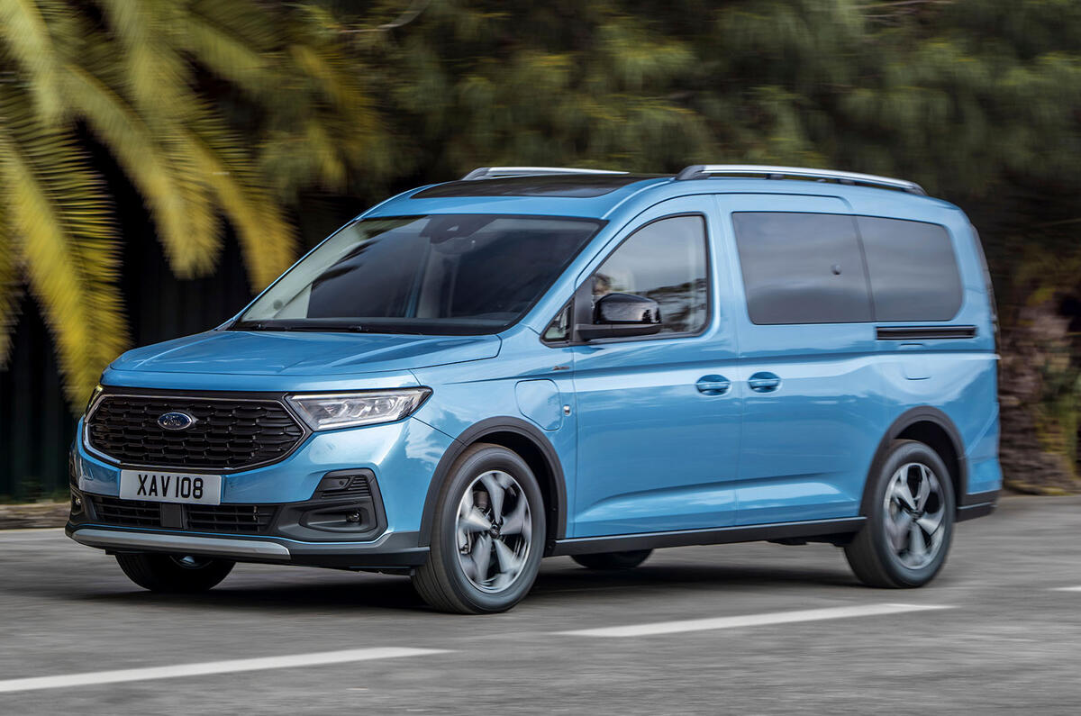 Ford tourneo phev top